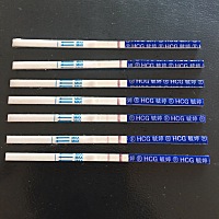 我末次月经2018.11.13，今天是12.14，中间测了几次，是不是应该可以确认怀孕了吧？1-4是8号前测的，5-6...