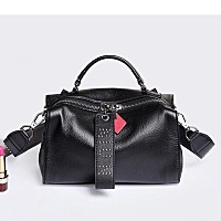 选择困难症，给个意见。 宝妈们投个票。第一个和第二个哪个好看给个意见。