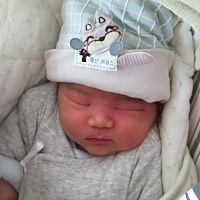 大宝女儿，二宝儿子，生二宝从发作到生2小时不到，顺产八斤半大胖小子，另外祝宝妈们要男得男，要女得女