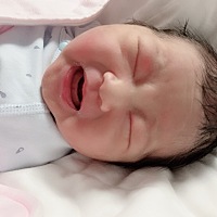 12.5号22.23分卸货小公主一枚诶，6.8斤的留级生。因为我羊水少，再加上已经过了预产期两天了所以就住院...