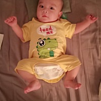 宝宝最近几天睡醒了腿总这样正常吗？