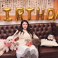 本来想分享生日照片，毕竟是唯一一个怀着宝宝过的生日，还是很有意义的，结果发现以前的账号不见了...