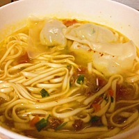 已经38周+了。这几天每到这个点就犯饿，就像一天没吃饭似的。非要吃上一大碗 胃才不难受，才能安稳入睡...