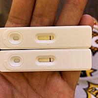 这是自带印吗还是怀了？，求助帮我看看