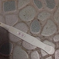 上个月14号来的月经，这个月今天还没来，早上测的双杠，能确定是怀孕了吗？