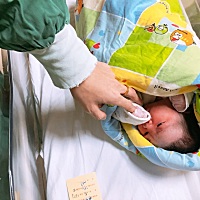 2018.12.16。     09:28分顺产生下胖小子7斤2。