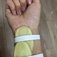 喝水都会吐，生无可恋的感觉～抖音里学的 不知道管不管用！二胎要的的好辛苦～求有没有缓解孕吐的方法啊～