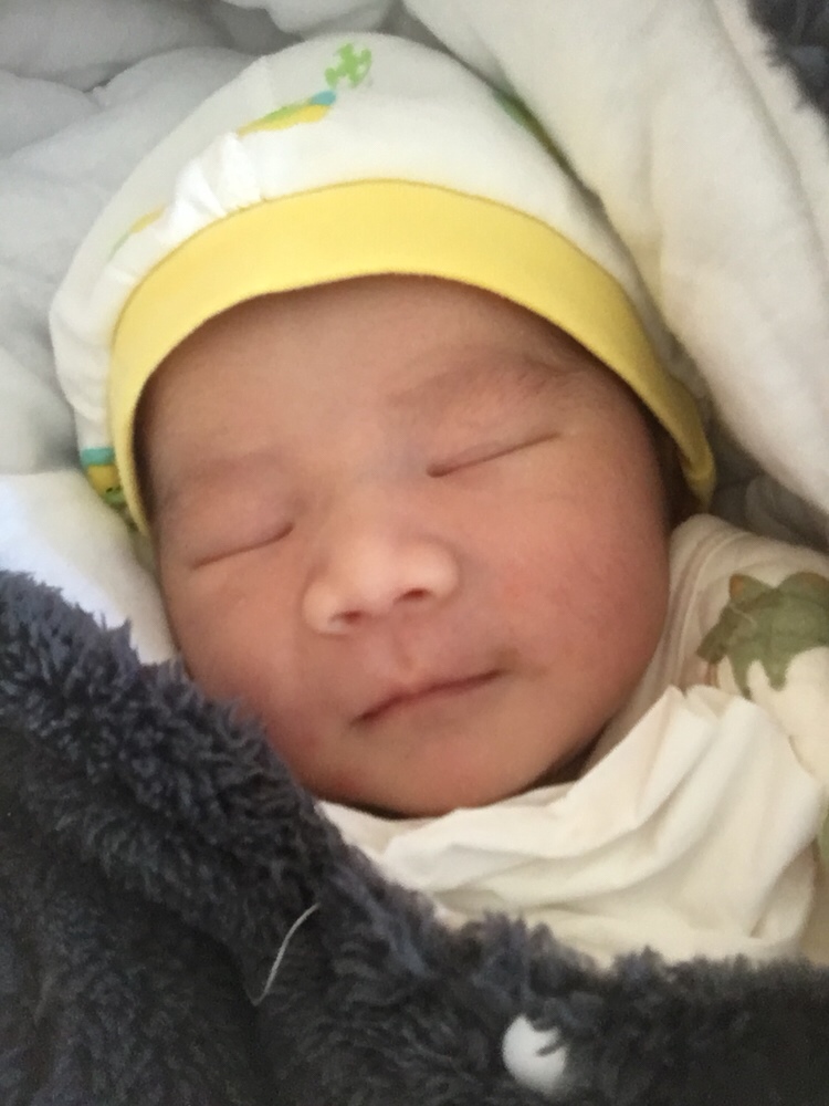 大儿子昨天来到了我的身边，顺不下来破腹疼的我怀疑人生，看到他的那刻值了 ，最后祝大家要男得男要女得女