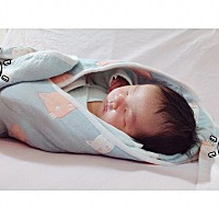 宝宝出生5天啦，欢迎来到这个世界，我的小公主～