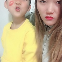 孕7周1天了，先兆流产下面有黄褐色东西1周了，宝宝还没胎心，我该怎么办？好绝望！有没有经验的宝妈呢？