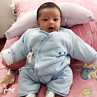 宸宝第十五天了，镜头感很强哦