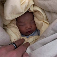 说说生娃的经历，女宝7.3斤！16号凌晨三点见红，白天去医院内检，勉强1指，17号早上5点破水，来医院开了...