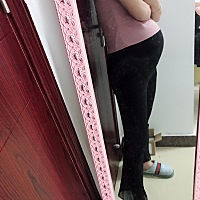 我的小猪🐷8个月啦，肚子以看得见的速度长，吹气球一样，现在穿宽松衣服已经遮不住啦，不喜欢别人偷瞄...