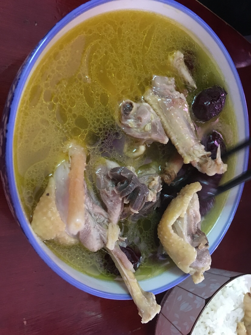 红枣炖土鸡汤
