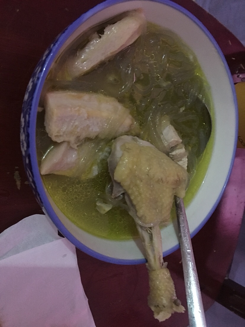 红薯粉炖土鸡