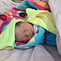 12月17剖腹产7.6斤男宝在妈妈肚子里呆了41周加1天急死人了.鼻子像爸爸哈哈