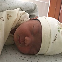 顺利产出，总算过了这一关，男宝，7斤，顺产。