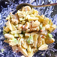 🍎苹果、牛油果🥑、🍌、酸奶、坚果.