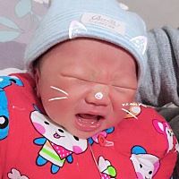 月中奶水不够怎么办啊，左乳房大概有40毫升奶吸奶器又吸不出来，可能是吃奶瓶吃习惯了，吃母乳十分钟左...