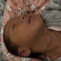 宝宝出生第十二天了 刚开始很多天没出现这种情况 奶也没流过 娃也没吐过奶 这两天奶水太多了 宝宝咽不及...