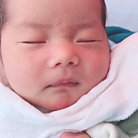 彤彤今天23天了 好像自从怀彤彤以后我变得更加敏感和脆弱 月子里哭了好多次刚开始是因为刨腹产后伤...