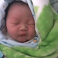 12月22号，下午做的破腹产，麻药真的好疼第二天就下床了，尿管也拿了，今天凌晨3点多伤口痛醒，疼到现在...