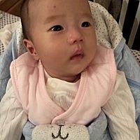 宝妈们一个月的宝宝晚上起来吃几次奶啊？我家的妹妹晚上10点到早上六七点要起来4次，不知道你们等我宝宝...