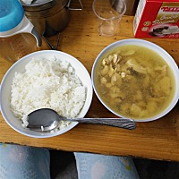 二十天了，一天三餐是这样，你们坐月也是这样饭菜吗？