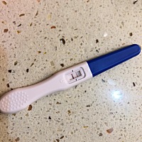 请问要多久试纸才能测出强阳性？不知道怎么回事，毓婷的笔测出来还好点，大卫的测出来特别特别淡。距离...