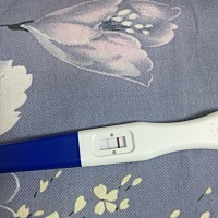 同房后14天测的 下面这条线很淡 是怀孕了吗