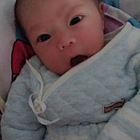 宝宝睡觉老是一惊一惊的，是什么原因？