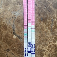 帮看看第一根是阳性吗？