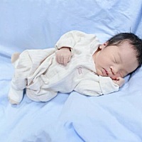 21号早上6:52顺产男宝宝一枚、儿子、妈妈的愿望就是希望你开心快乐幸福健康平安的成长、愿所有宝妈都能...