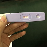 12月24日晚上自己在家测到两条杠，以为自己看错，25号去医院抽血，确定怀上了。好开心，这是圣诞节最好...