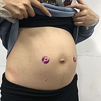 一天的工作以调侃公司邓顾问的肚子结束，孕4个月前几天肚子一点也不明显，今天肚子突然鼓起来了，大...
