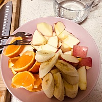 开吃。今天和老公一起吃了这么多水果吃的有点多哈。现在孕晚期我胖了30多斤啦 老公也胖了十多斤  从...