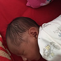 我想问问有没有月子里给娃枕头型的，我娃左右换着睡睡习惯了，平躺总是感觉呼吸困难，但是婆婆妈妈还有...