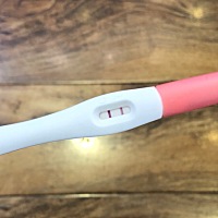 🤰2018.12.26日 4周零4天 第一次买验孕棒测试怀孕了，一试即中[衰]惊喜又纠结～