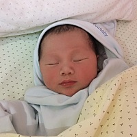 前天晚上十点半见红肚子痛，昨天早上开一指九点开四指打了无痛，十一点多生的，八斤多男宝，真的是...