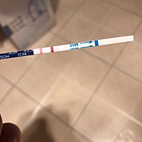 今天心血来潮换了款试纸试了一下，一瞬间突然感觉好红