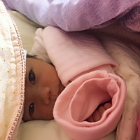 我也来发个宝宝图片、5天和今天15天的照片、还有15天出月子、希望过的快一点好想出门