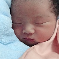 37+5卸货了，6.9斤女宝，开到7指没感觉，医生给我人工破水后超快顺产，侧切缝了3针好痛，现在第二天坐着...