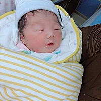 1+1=3 今天终于喜提“小棉袄”一件 宝宝非常乖 从下午出生一直睡到现在 吃了睡 睡了吃 得不得成一个...