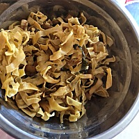 连续吃了10天的月子餐，已经无力吐槽了！除了汤是热的其他的都是冷的，还一天三餐都是，孩子完全自...