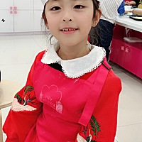 发一个我的小宝贝，你们喜欢女孩的，多看看女儿，就能生出女孩来！哈哈哈！