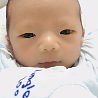 宝宝左眼老长眼屎