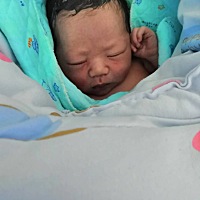 12月28号上午十一点顺产小伙子一枚，无侧切，无撕裂，八点破水，超快！