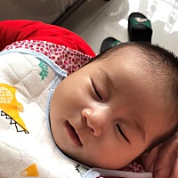 宝宝54天，从昨天下午到今天拉肚子，一天7、8次，黄色，有奶瓣，有点粘，不知道是受凉了还是消化不良，...