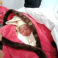28号上午9点40生下小公主一个，只想说生孩子实在是太痛了希望每个老公都好好爱自己的老婆，做女人真...