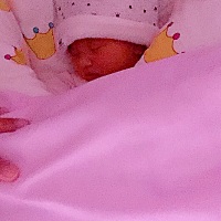 2018年12月27日下午17:23女宝一枚。卸货了。